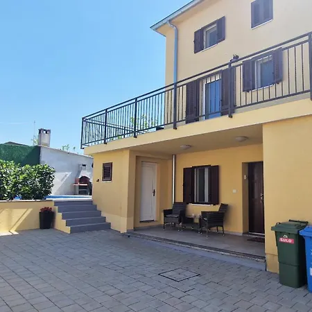 Beautiful Casa Romito With Pool In Kaštelir