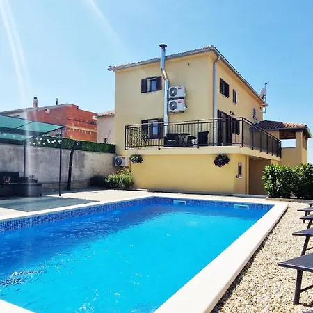 Beautiful Casa Romito With Pool In Villa *