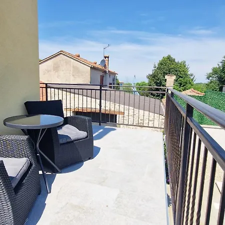 Beautiful Casa Romito With Pool In Kaštelir