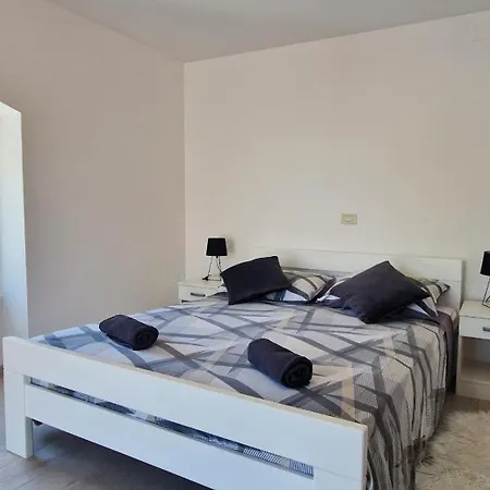 Beautiful Casa Romito With Pool In