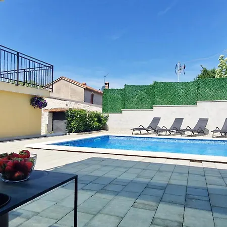 Beautiful Casa Romito With Pool In Villa Kastelir